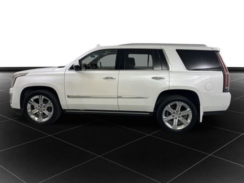 Used 2017 Cadillac Escalade Platinum image 2