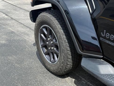 Used 2021 Jeep Wrangler Unlimited Sahara AWD/4WD image 18