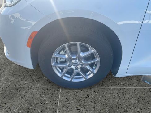 New 2026 Chrysler Pacifica Select image 14