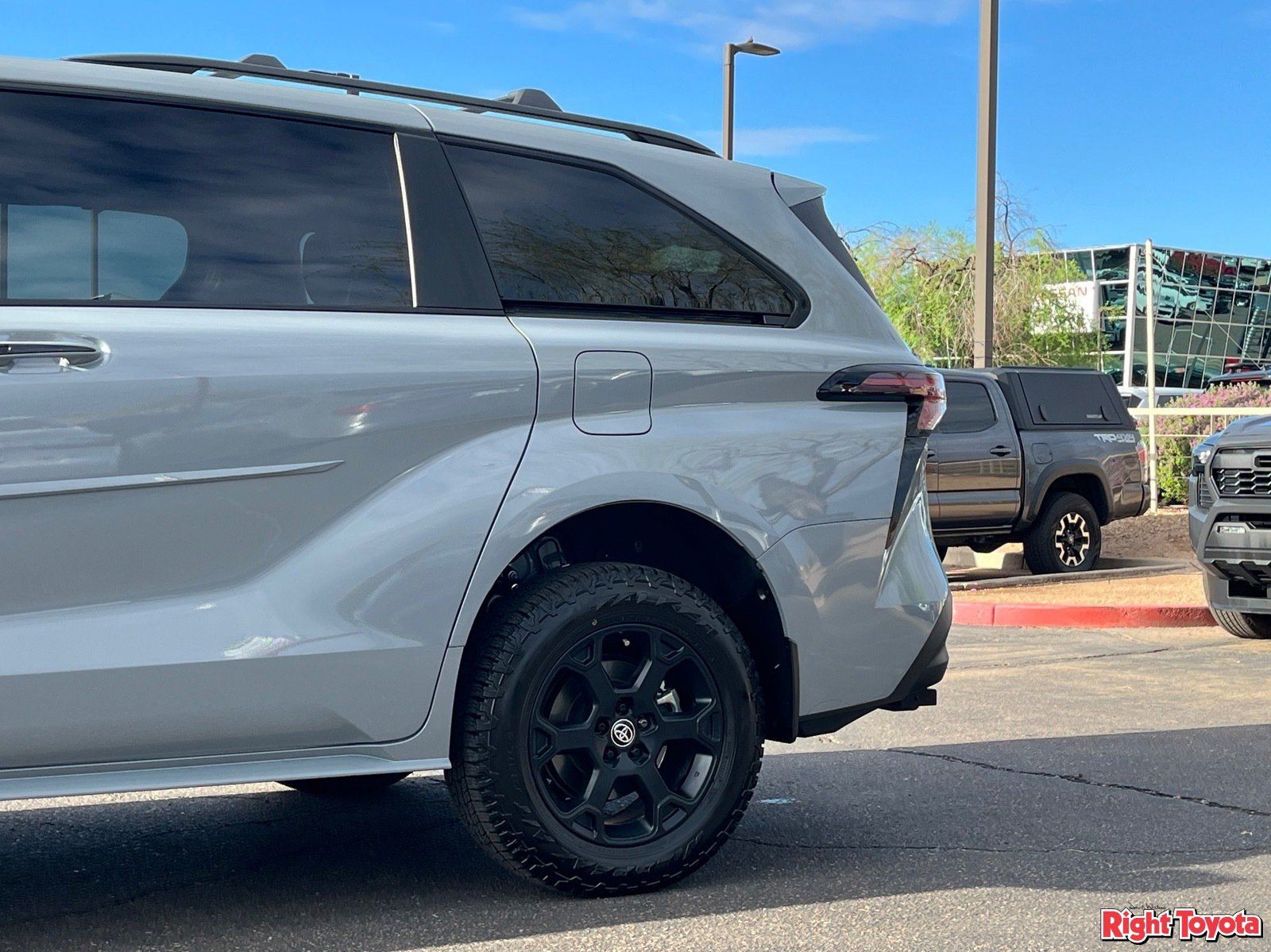 Certified 2025 Toyota Sienna XLE Woodland Edition AWD/4WD image 11