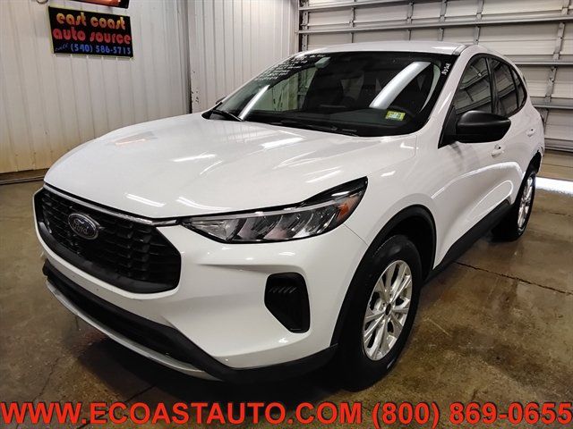 Used 2025 Ford Escape Active AWD/4WD image 4