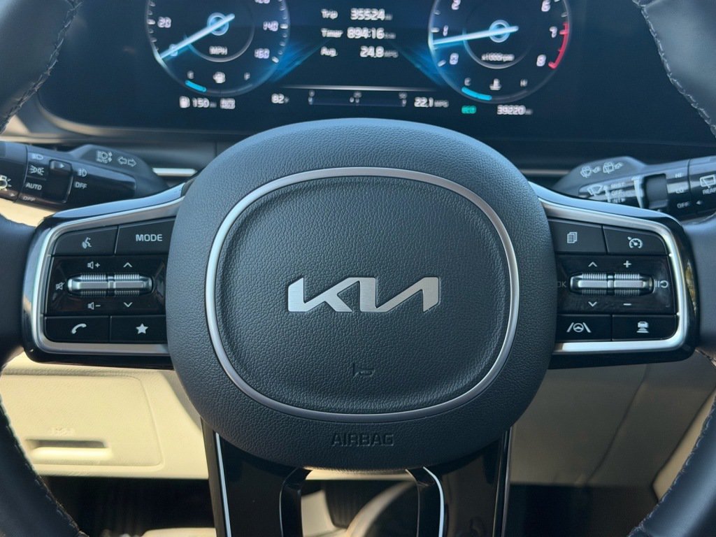 Used 2024 Kia Carnival SX FWD image 16