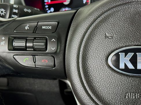 Used 2017 Kia Sorento LX w/ LX Convenience Package image 13