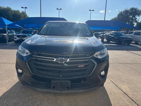Used 2021 Chevrolet Traverse RS FWD image 2