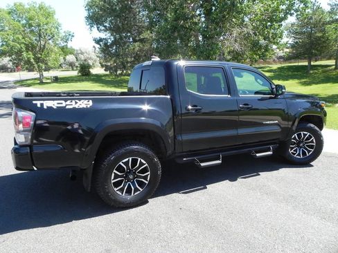 Used 2021 Toyota Tacoma TRD Sport image 4