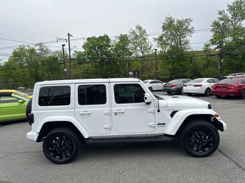 Used 2021 Jeep Wrangler Unlimited Sahara AWD/4WD image 7