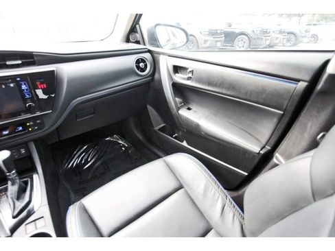 Used 2018 Toyota Corolla XSE FWD image 9