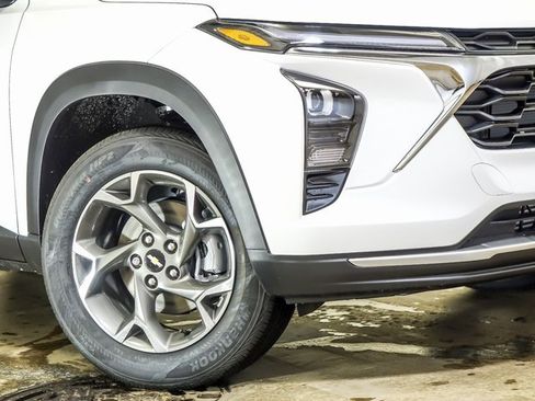 New 2026 Chevrolet Trax LT image 4