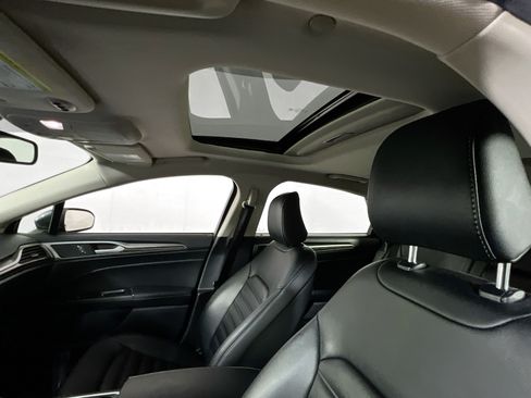 Used 2020 Ford Fusion SEL FWD image 22