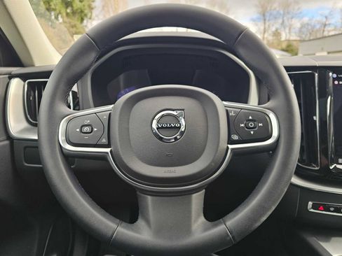 Certified 2023 Volvo XC60 T8 Core image 24