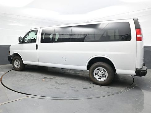 Used 2024 Chevrolet Express 3500 LS RWD image 4