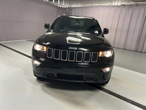 Used 2021 Jeep Grand Cherokee Laredo X AWD/4WD image 2