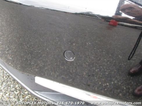 Used 2018 Chevrolet Suburban Premier image 10