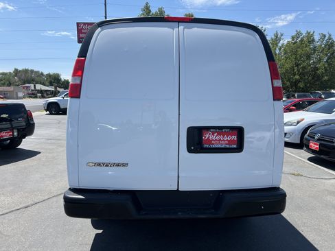 Used 2019 Chevrolet Express 2500 Extended RWD image 8