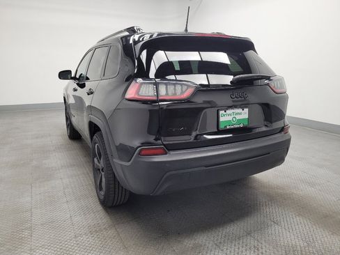 Used 2019 Jeep Cherokee Latitude Plus AWD/4WD image 5