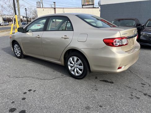 Used 2012 Toyota Corolla LE image 3