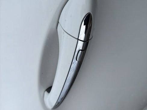 Used 2017 Buick Envision Essence image 12