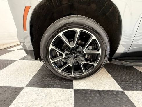 Used 2025 Chevrolet Suburban RST w/ Sun And Tow Package AWD/4WD image 12