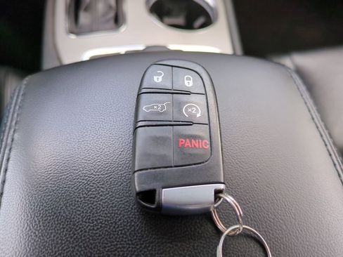 Used 2021 Jeep Grand Cherokee Limited image 29