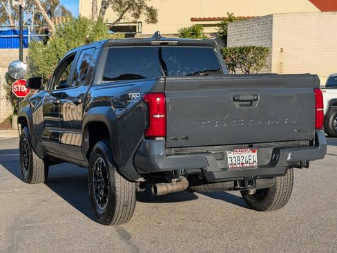 Used 2025 Toyota Tacoma TRD Off-Road image 12
