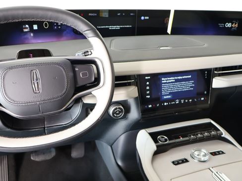 New 2026 Lincoln Navigator Reserve AWD/4WD image 5