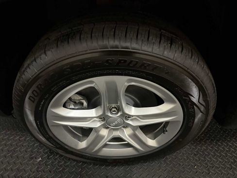 Certified 2023 Jeep Compass Latitude image 8