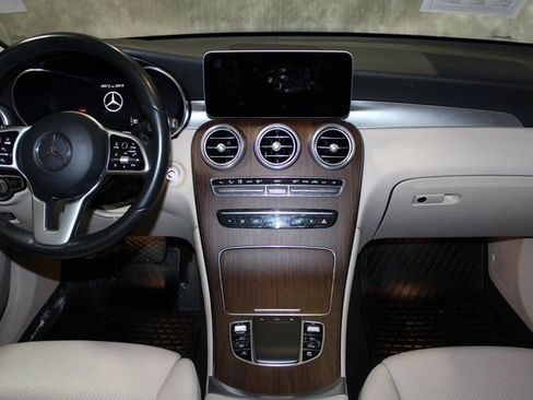 Used 2022 Mercedes-Benz GLC 300 4MATIC w/ Premium Package Lite image 24