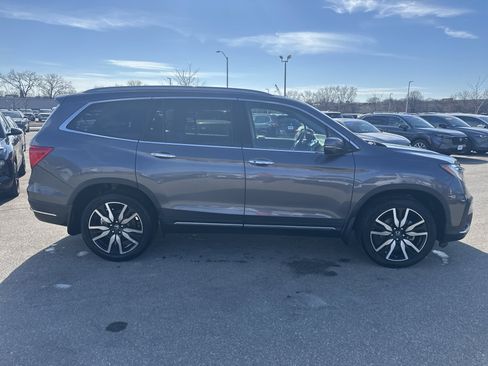 Used 2022 Honda Pilot Touring image 3