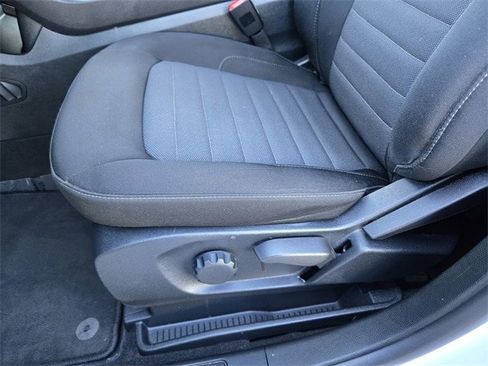 Certified 2024 Ford Edge SE w/ Black Appearance Package image 11