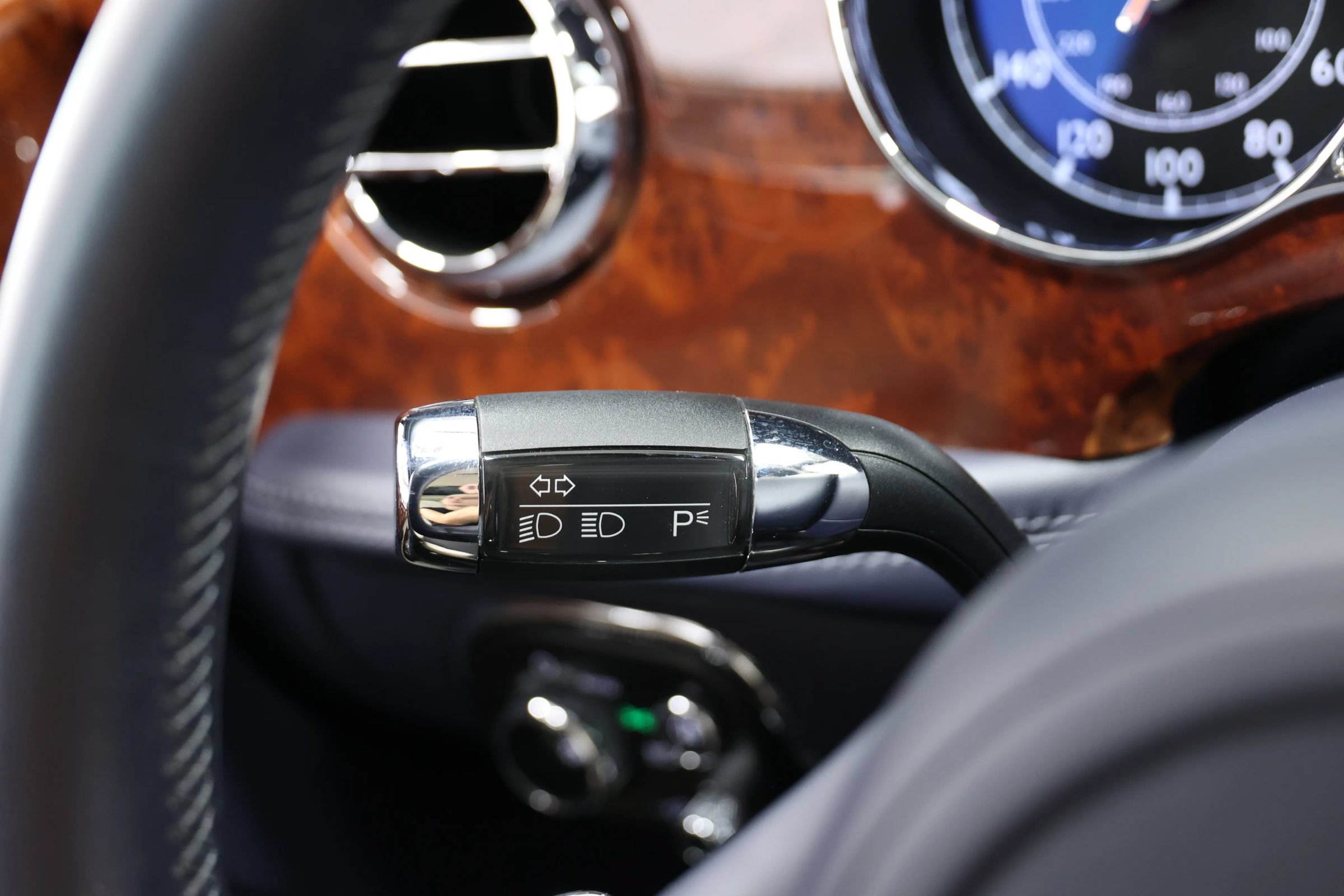 Used 2017 Bentley Mulsanne RWD image 39