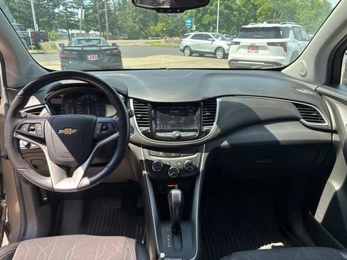 Used 2022 Chevrolet Trax LT w/ Sport Edition AWD/4WD image 14
