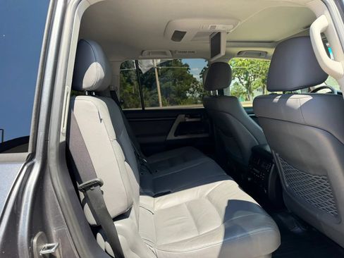 Used 2011 Toyota Land Cruiser w/ Upgrade Pkg AWD/4WD image 48