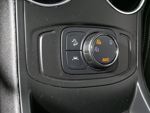 Used 2024 GMC Terrain SLE AWD/4WD image 29