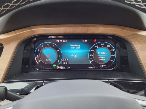 Used 2024 Volkswagen Atlas SE image 34