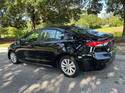 Used 2026 Toyota Corolla LE w/ LE Premium Package FWD image 4
