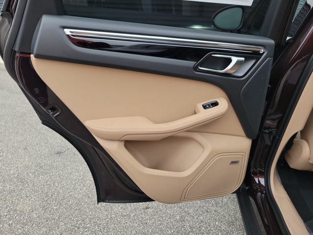 Used 2026 Porsche Macan AWD/4WD image 21