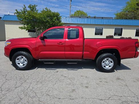 Used 2021 Toyota Tacoma SR w/ SR Convenience Package RWD image 7