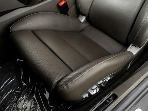 Used 2017 Porsche 911 Turbo S image 28