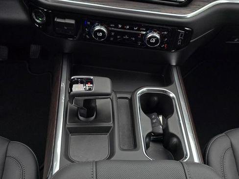 New 2026 GMC Sierra 1500 SLT w/ SLT Convenience Package AWD/4WD image 15
