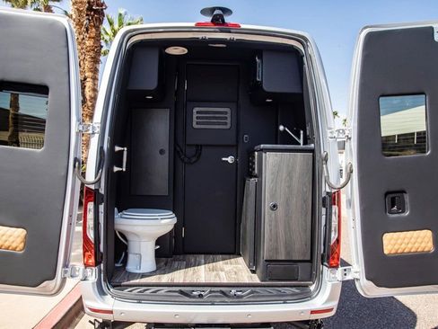 Used 2022 Mercedes-Benz Sprinter 3500 image 10