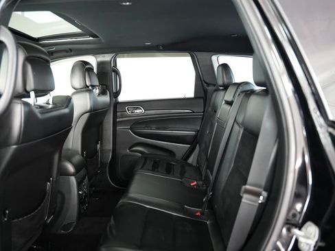 Used 2018 Jeep Grand Cherokee Altitude AWD/4WD image 30