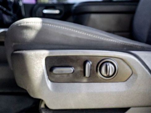 Used 2022 Chevrolet Silverado 1500 LT Trail Boss image 12