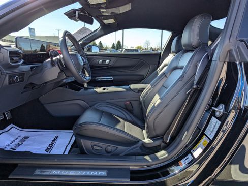 Used 2025 Ford Mustang GT Premium image 12