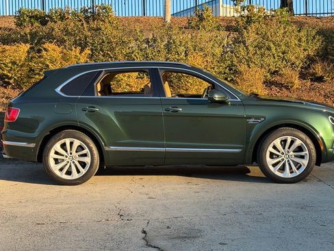 Certified 2017 Bentley Bentayga image 5
