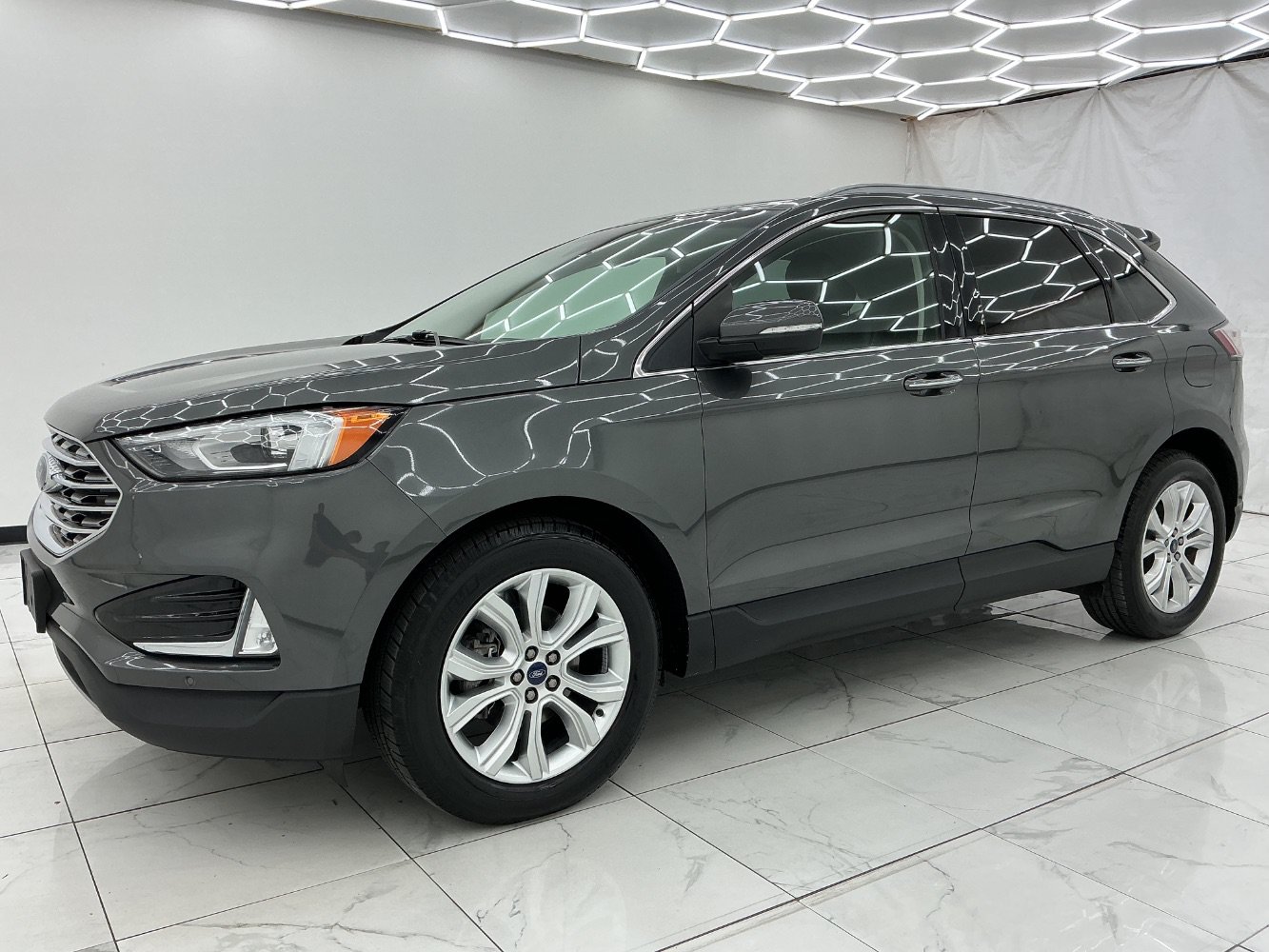 Used 2020 Ford Edge Titanium FWD image 6