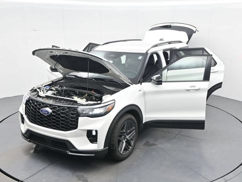 New 2026 Ford Explorer ST-Line w/ ST-Line Street Pack RWD image 45