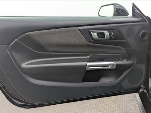 Used 2024 Ford Mustang Convertible image 12