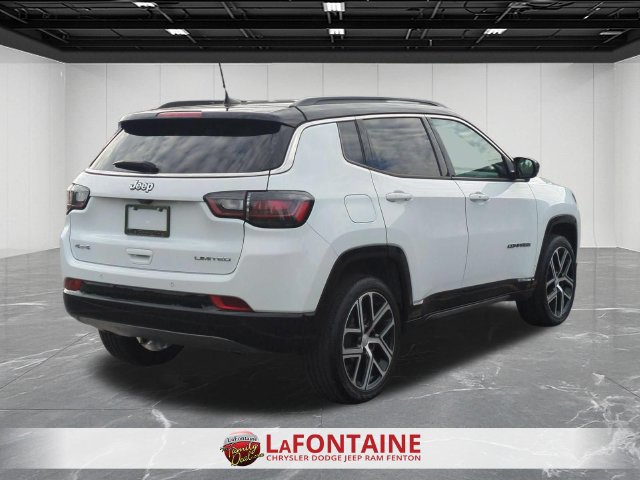 Used 2024 Jeep Compass Limited w/ Elite Group AWD/4WD image 5