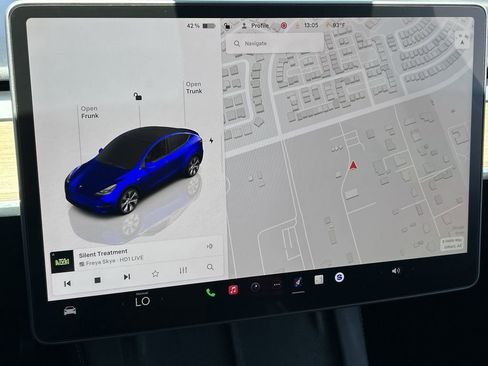 Used 2024 Tesla Model Y Long Range AWD/4WD image 14