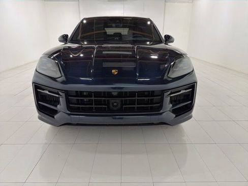 Used 2024 Porsche Cayenne Coupe AWD/4WD image 8